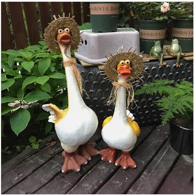 Resin crafted funny duck figurine for garden decoration