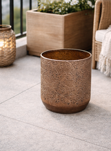 Load image into Gallery viewer, Metal planter basket in 12 inch, 10 inch and 9 inch sizes for indoor plant and home decor1