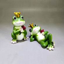 Load image into Gallery viewer, 🐸 Frog Prince Couple Figurine Set
