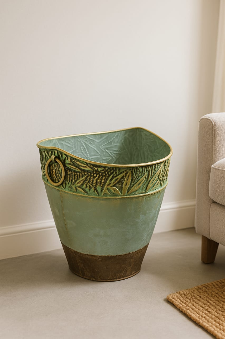 🌿 Antique Green Metal Planter with Embossed Leaf Design – Tall Rustic Pot