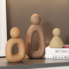 Load image into Gallery viewer, 👨👩👧 Abstract Family Figurine Set (3 pcs)
