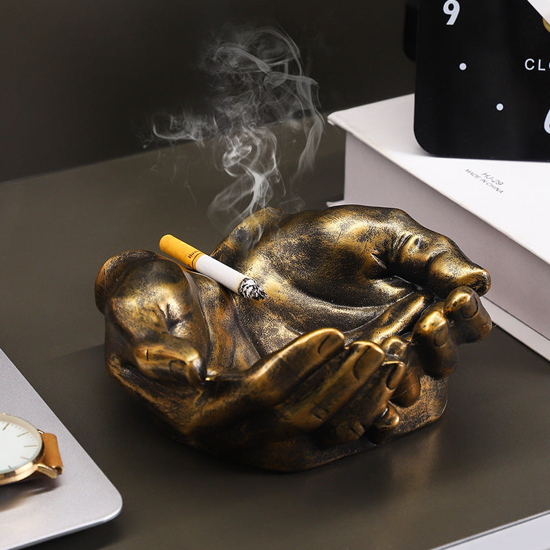 Resin Hand-Shaped Ashtray – Artistic Desktop Decor & Smoker Gift