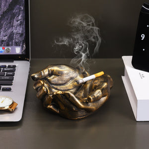 Resin Hand-Shaped Ashtray – Artistic Desktop Decor & Smoker Gift