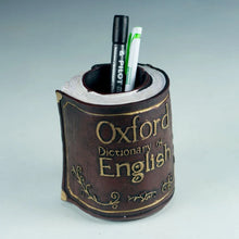 Load image into Gallery viewer, Creative resin Pen Holder
